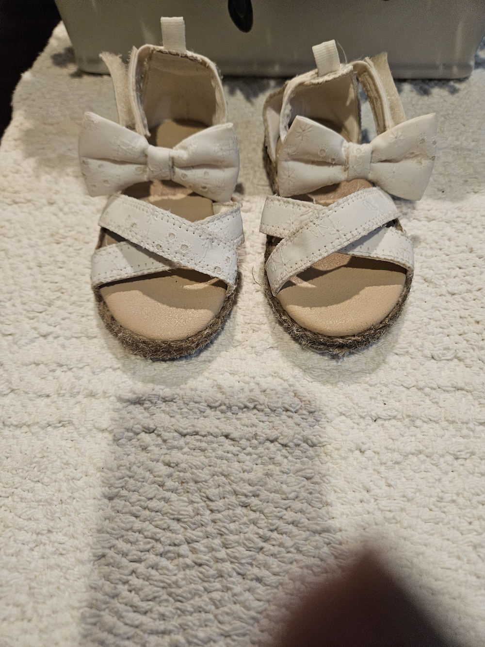 OshKosh B'gosh Cream Bow Strappy Sandals